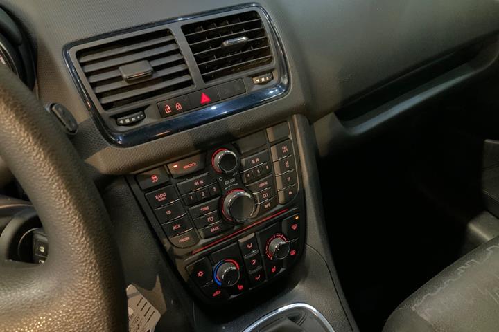 Grå Opel Meriva fra 2015