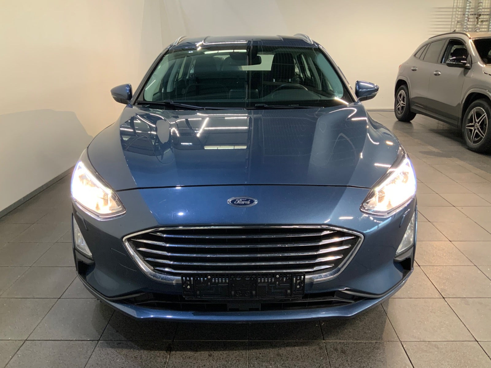 Blå Ford Focus fra 2019