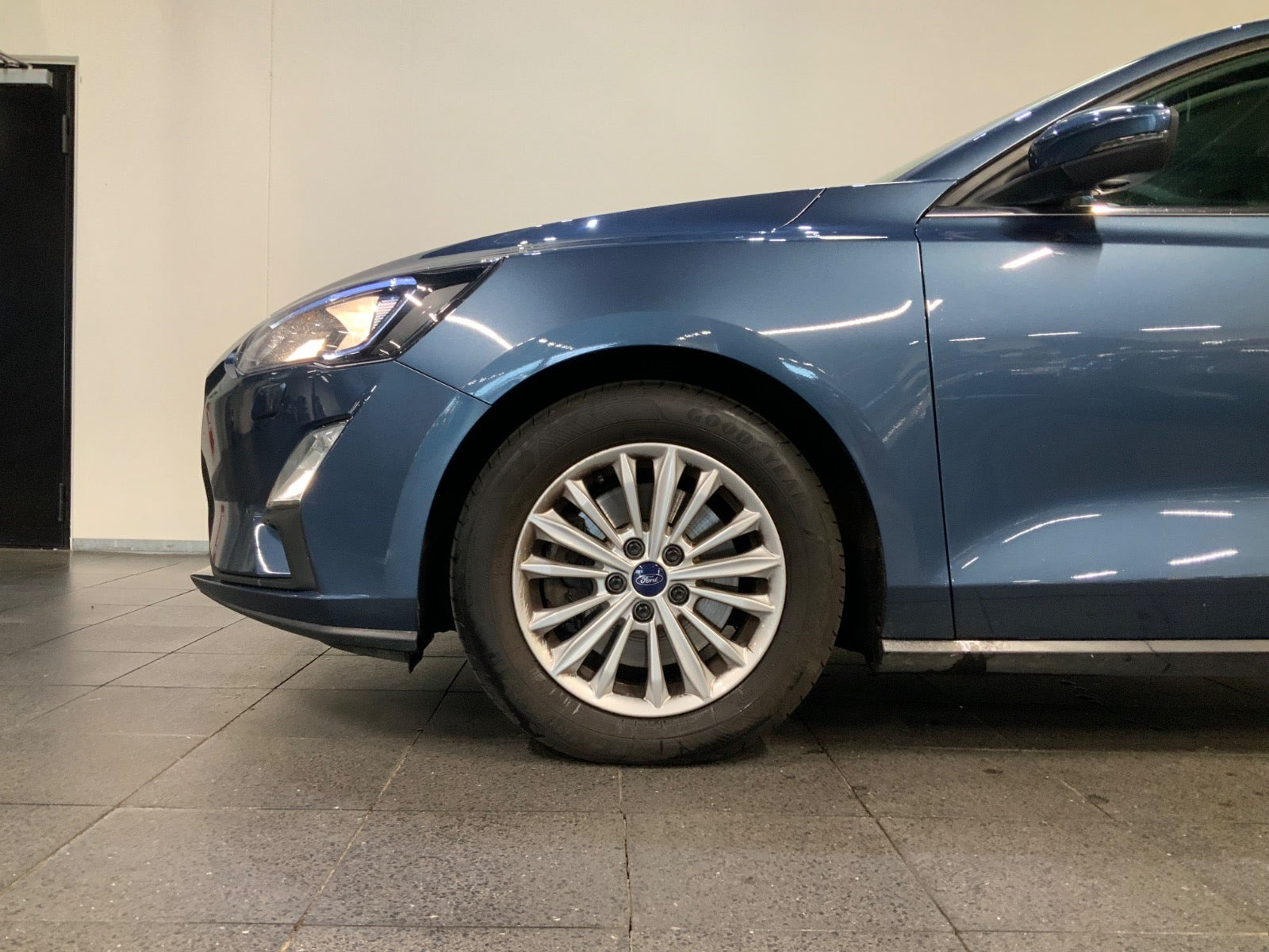 Blå Ford Focus fra 2019