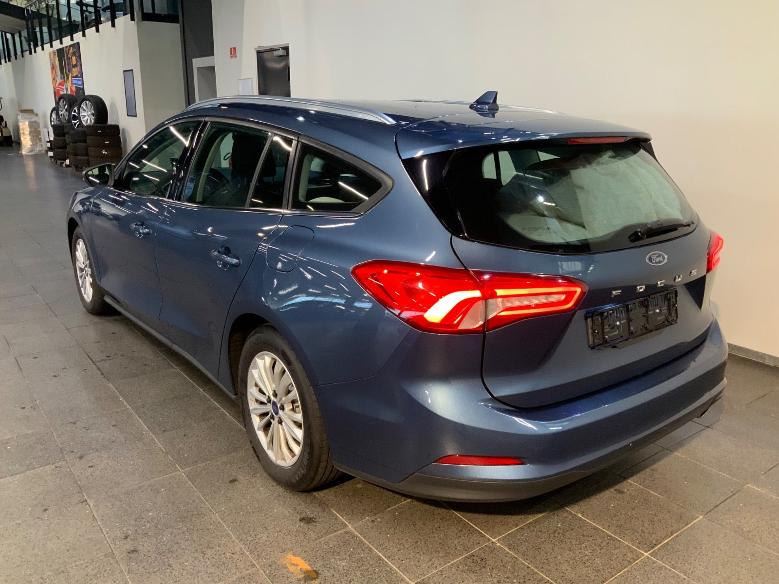 Blå Ford Focus fra 2019