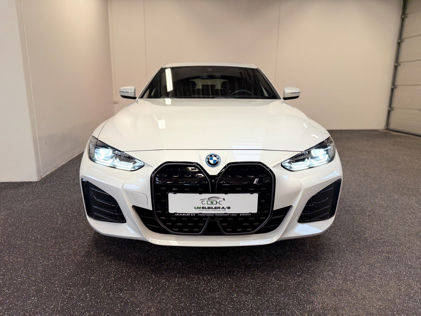 Hvid BMW i4 fra 2024
