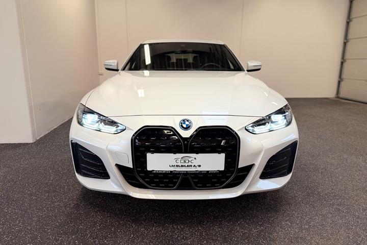 Hvid BMW i4 fra 2024