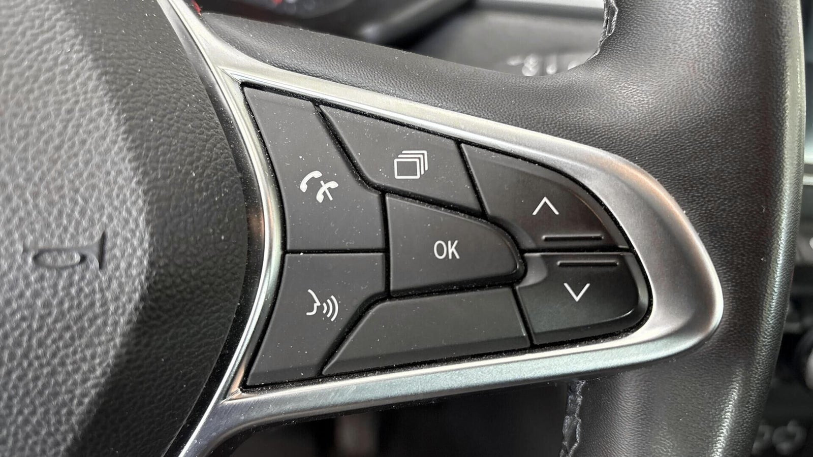 Grå Renault Captur fra 2021