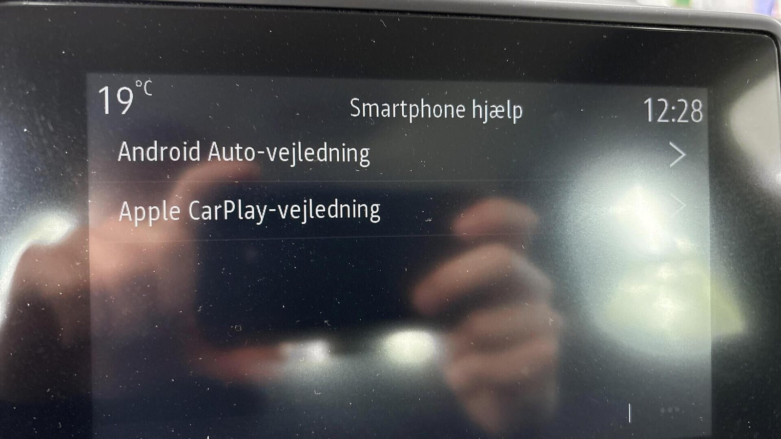 Grå Renault Captur fra 2021