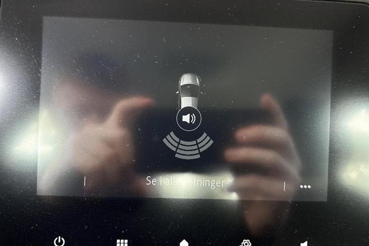 Grå Renault Captur fra 2021