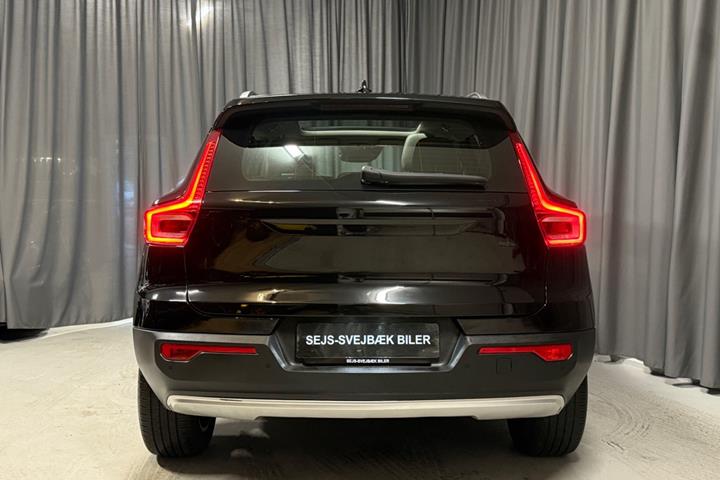 Sort Volvo XC40 fra 2021