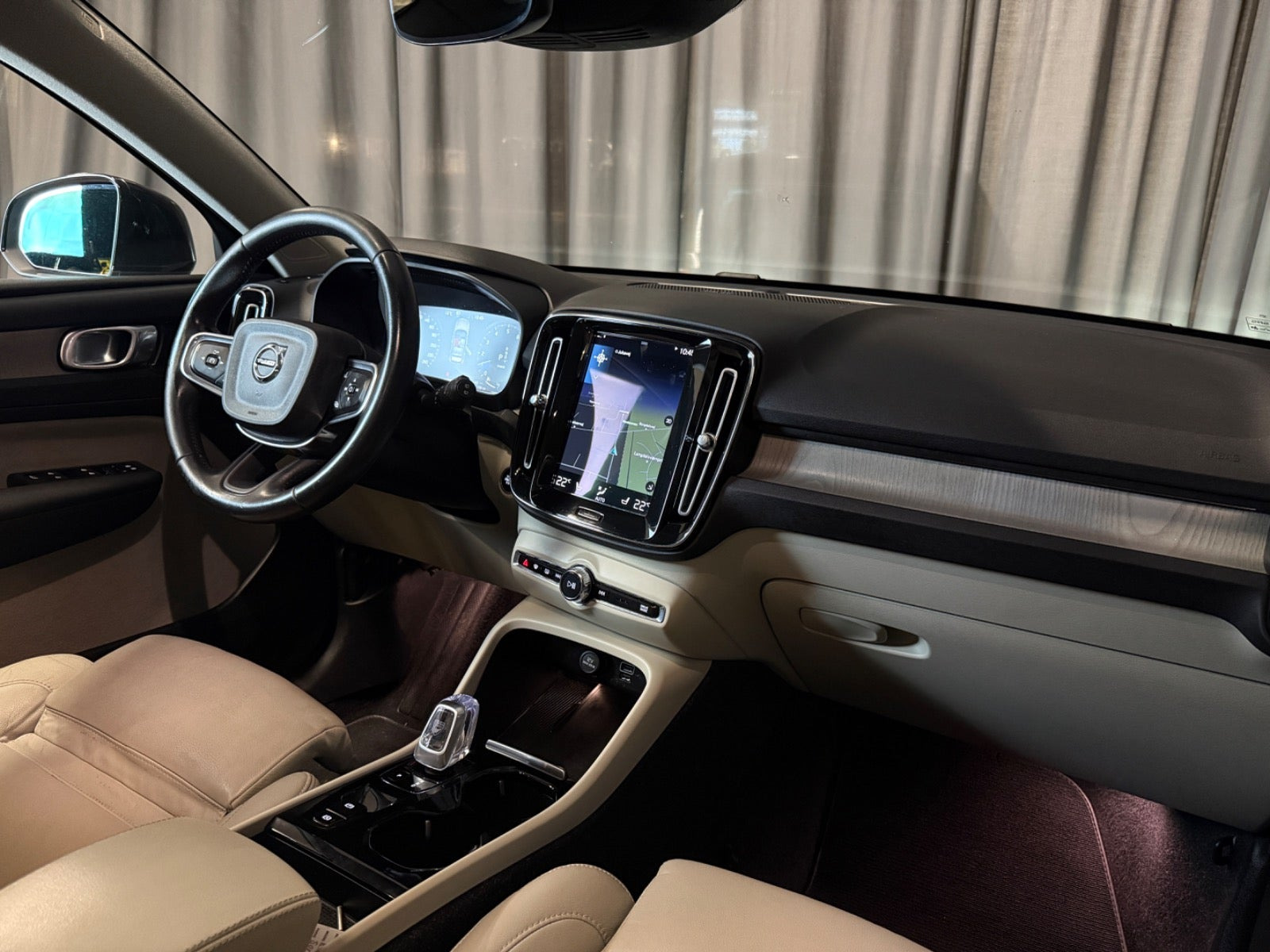 Sort Volvo XC40 fra 2021