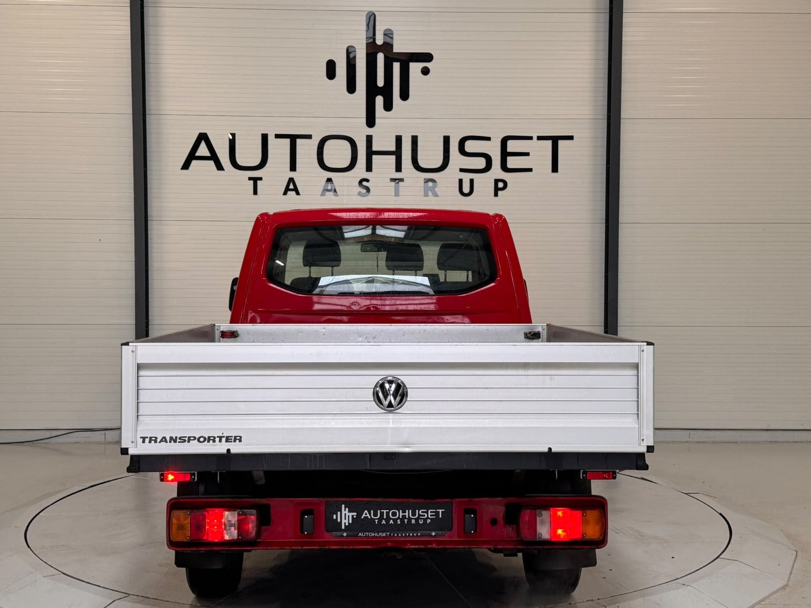 Rød VW Transporter fra 2007