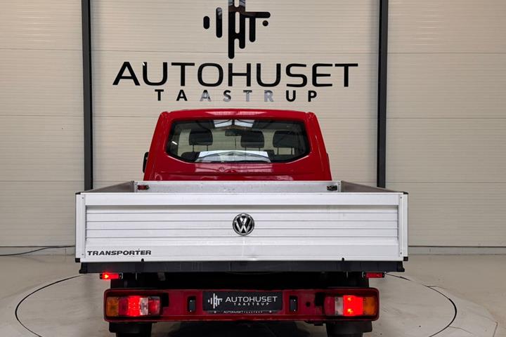 Rød VW Transporter fra 2007