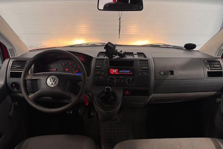 Rød VW Transporter fra 2007