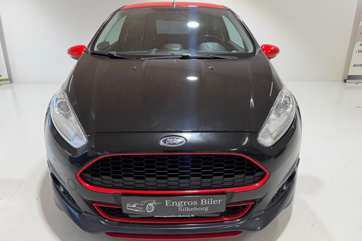 Sort Ford Fiesta fra 2015