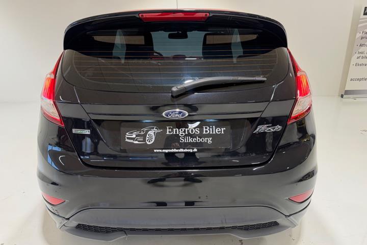 Sort Ford Fiesta fra 2015