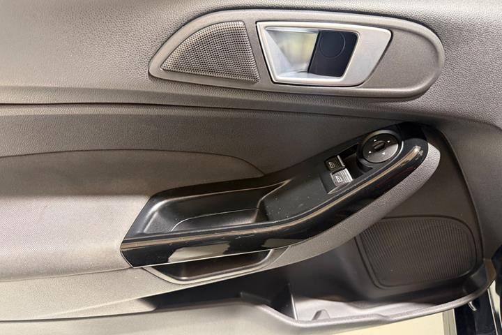 Sort Ford Fiesta fra 2015