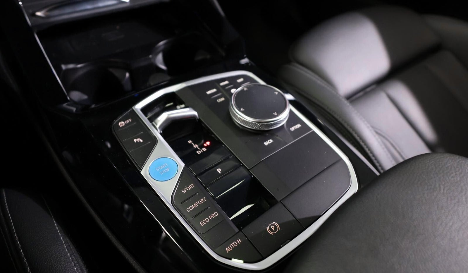 Blå BMW iX3 fra 2023