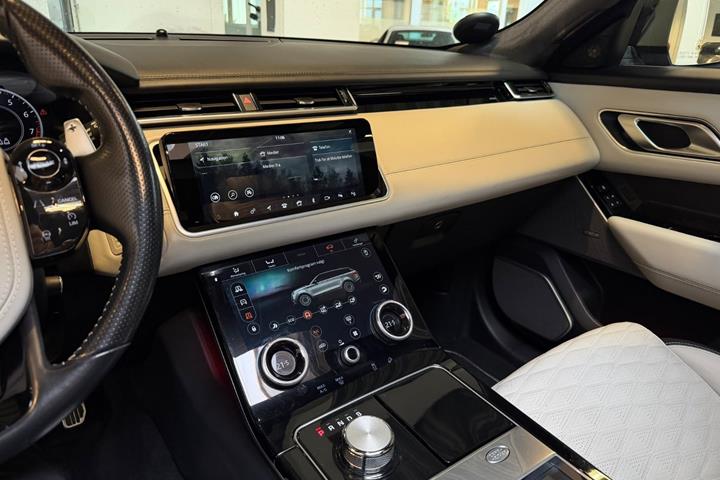 Grå Land Rover Range Rover Velar fra 2020