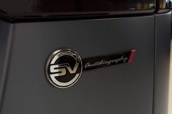 Grå Land Rover Range Rover Velar fra 2020