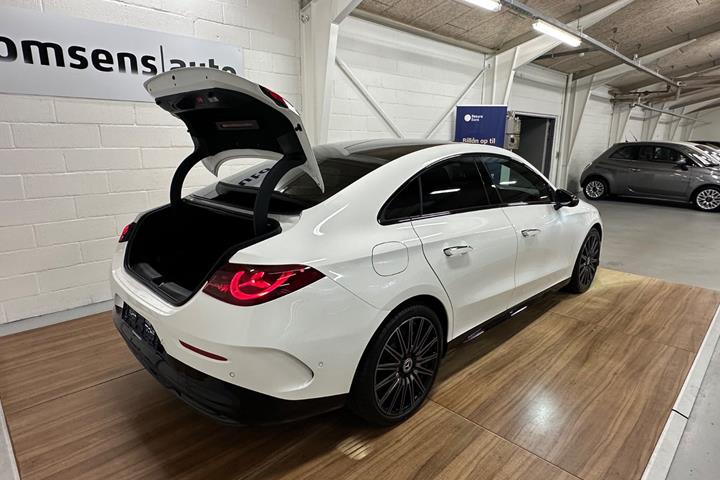 Grøn Mercedes CLA250+ fra 2025