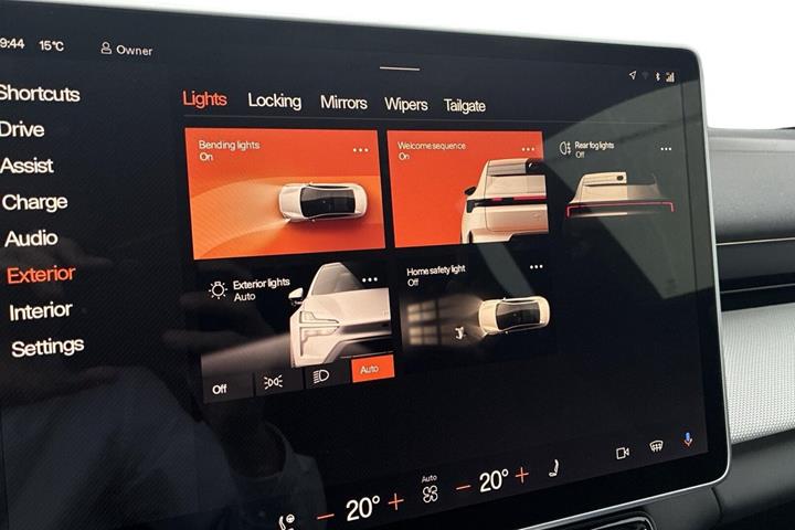 Hvid Polestar 4 fra 2026
