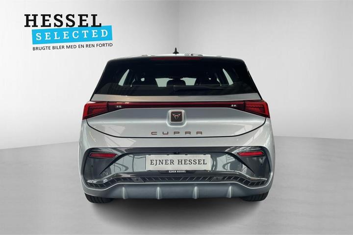 Sølv Cupra Born fra 2023