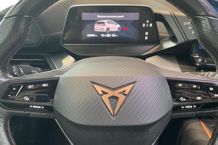 Sølv Cupra Born fra 2023