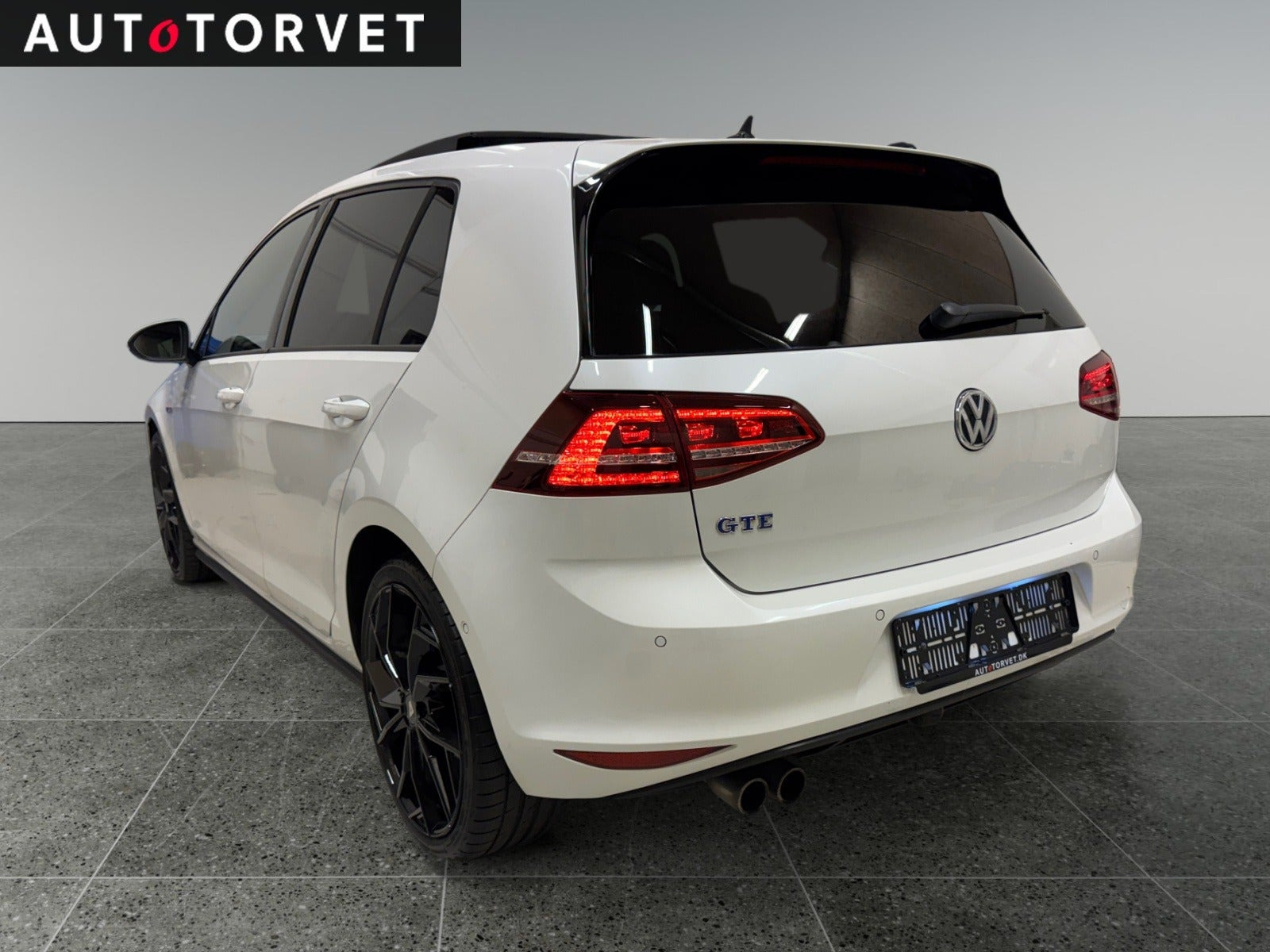 Hvid VW Golf VII fra 2015