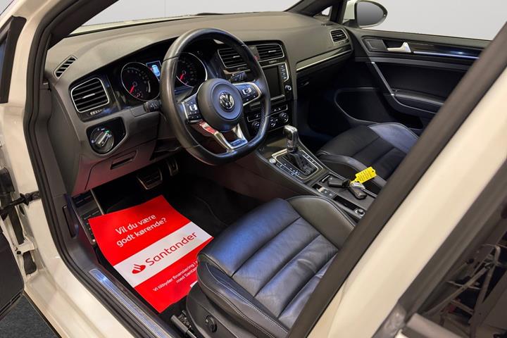 Hvid VW Golf VII fra 2015