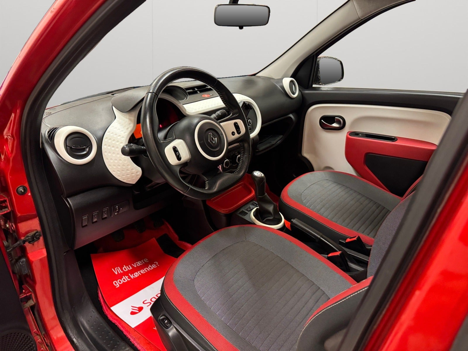 Rød Renault Twingo fra 2015