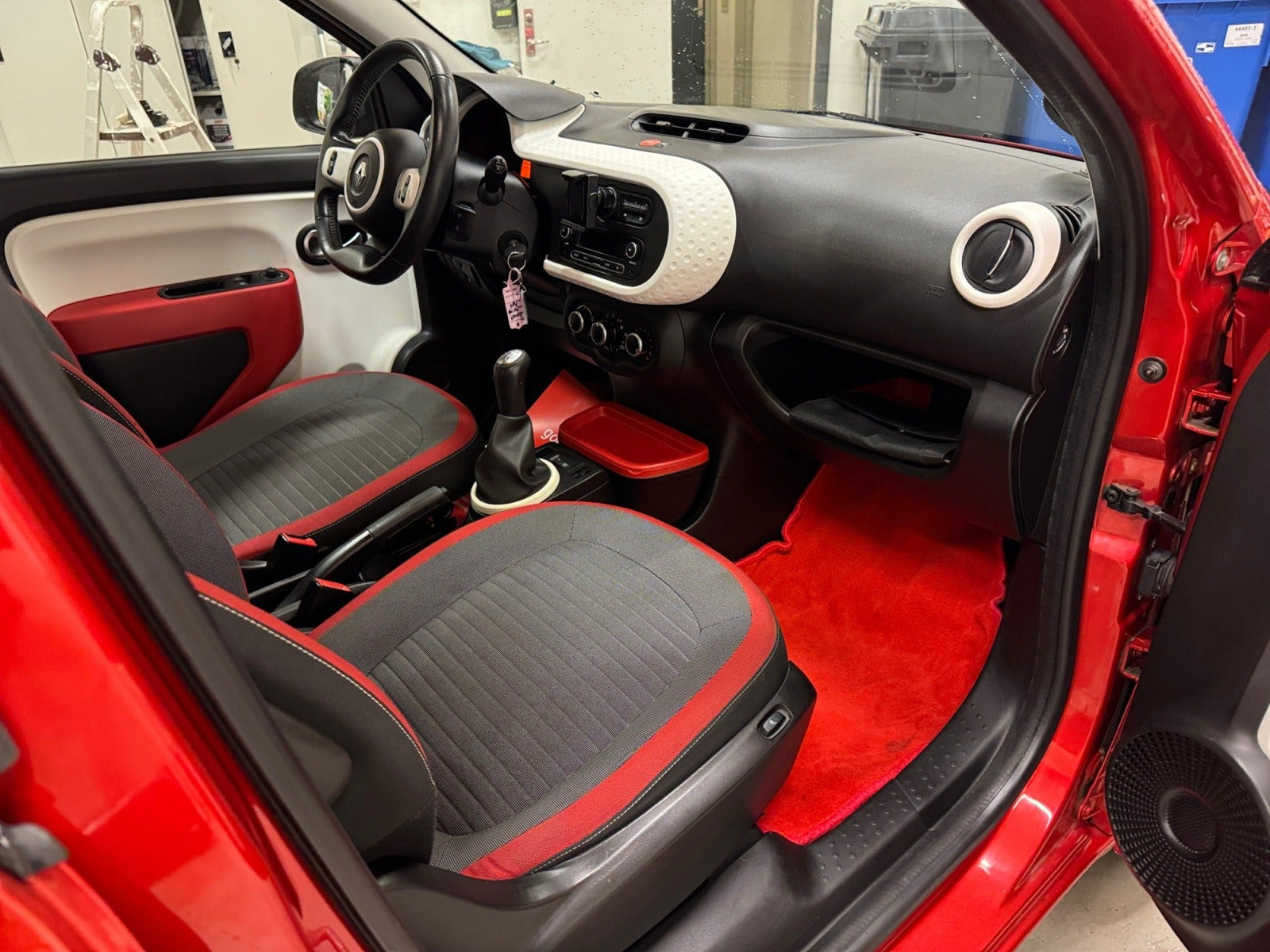 Rød Renault Twingo fra 2015