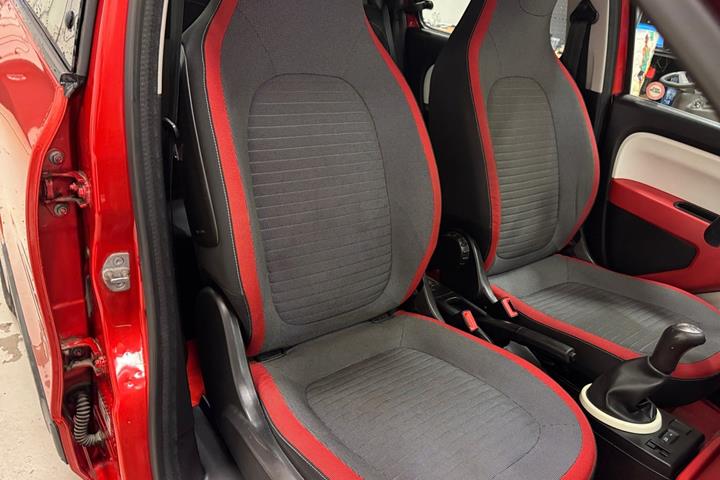 Rød Renault Twingo fra 2015