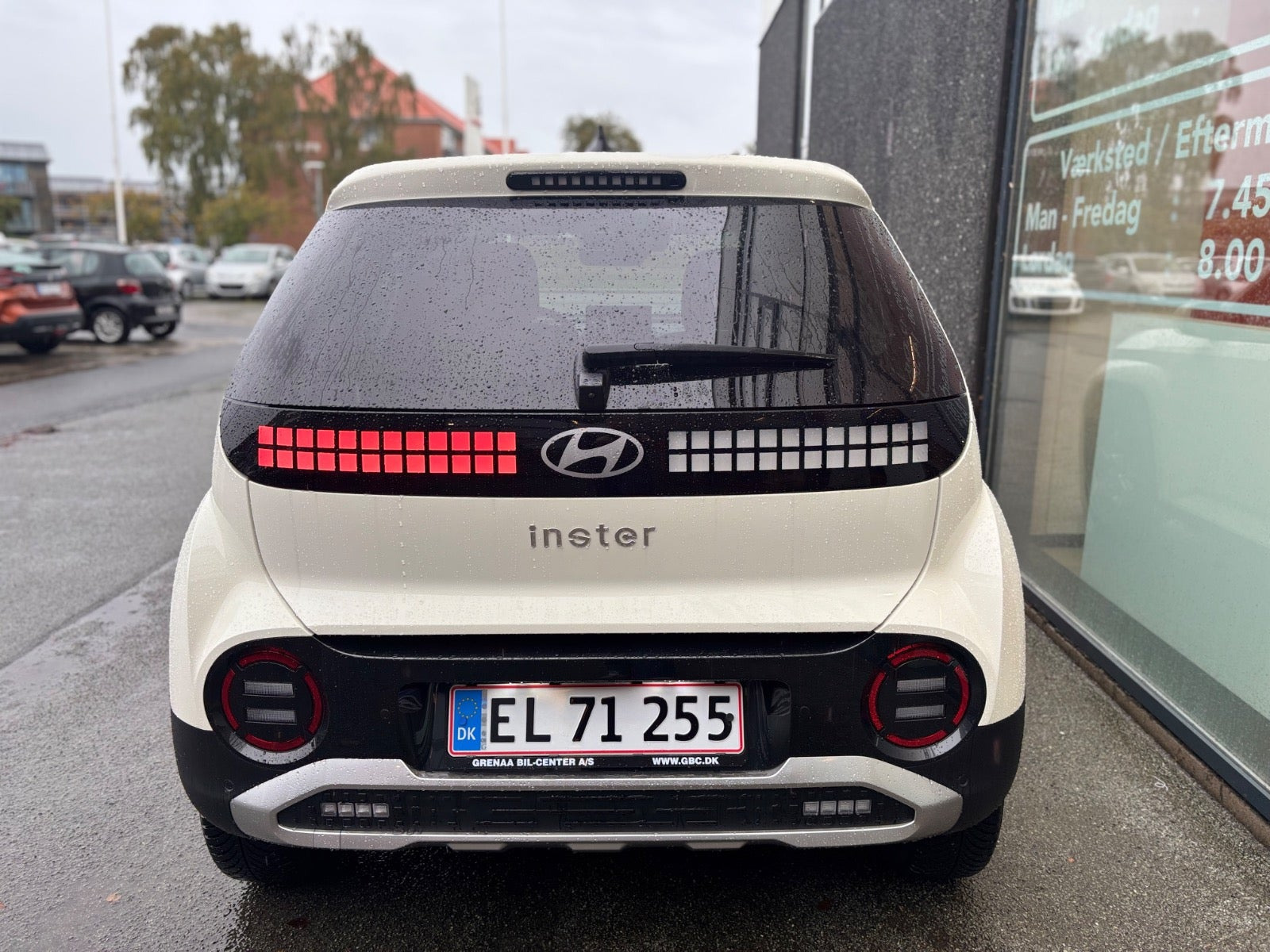 Beige Hyundai Inster fra 2026