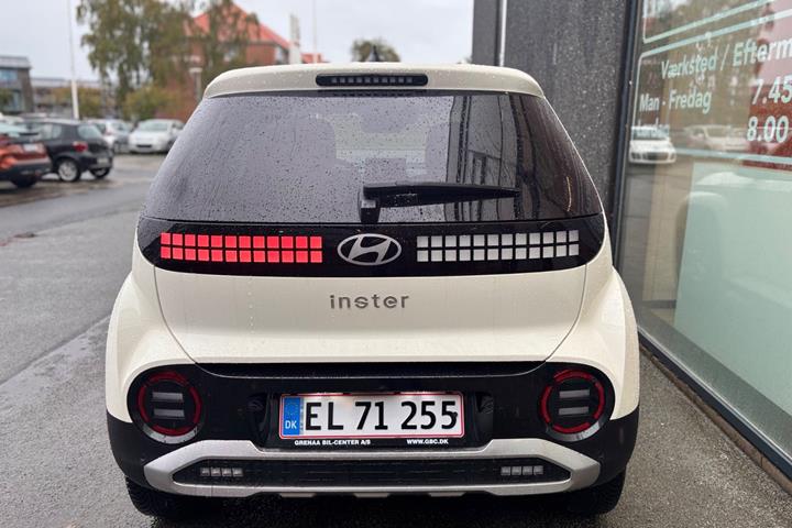 Beige Hyundai Inster fra 2026