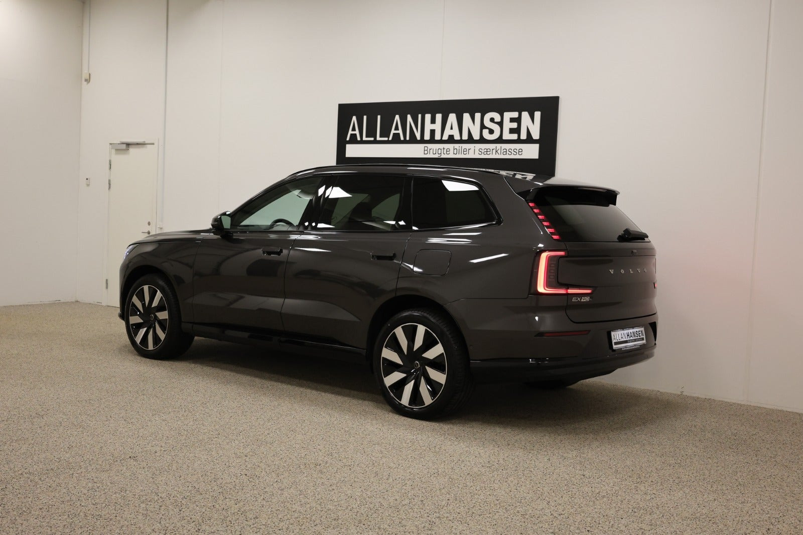Grå Volvo EX90 fra 2026