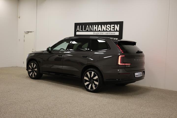 Grå Volvo EX90 fra 2026