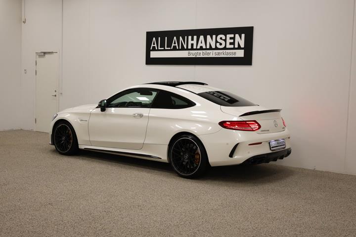 Hvid Mercedes C63 fra 2018