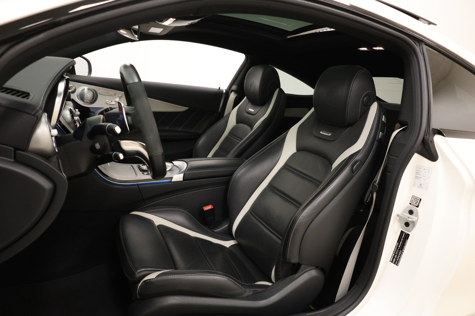 Hvid Mercedes C63 fra 2018