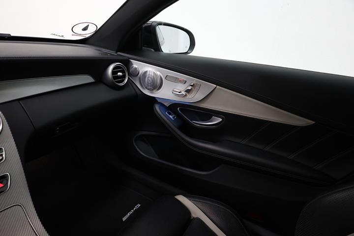 Hvid Mercedes C63 fra 2018