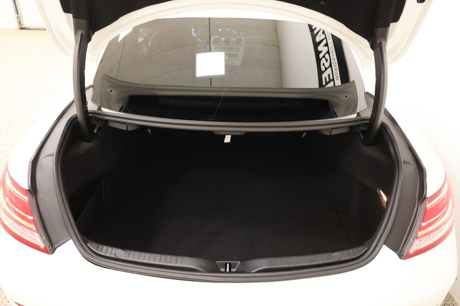 Hvid Mercedes C63 fra 2018