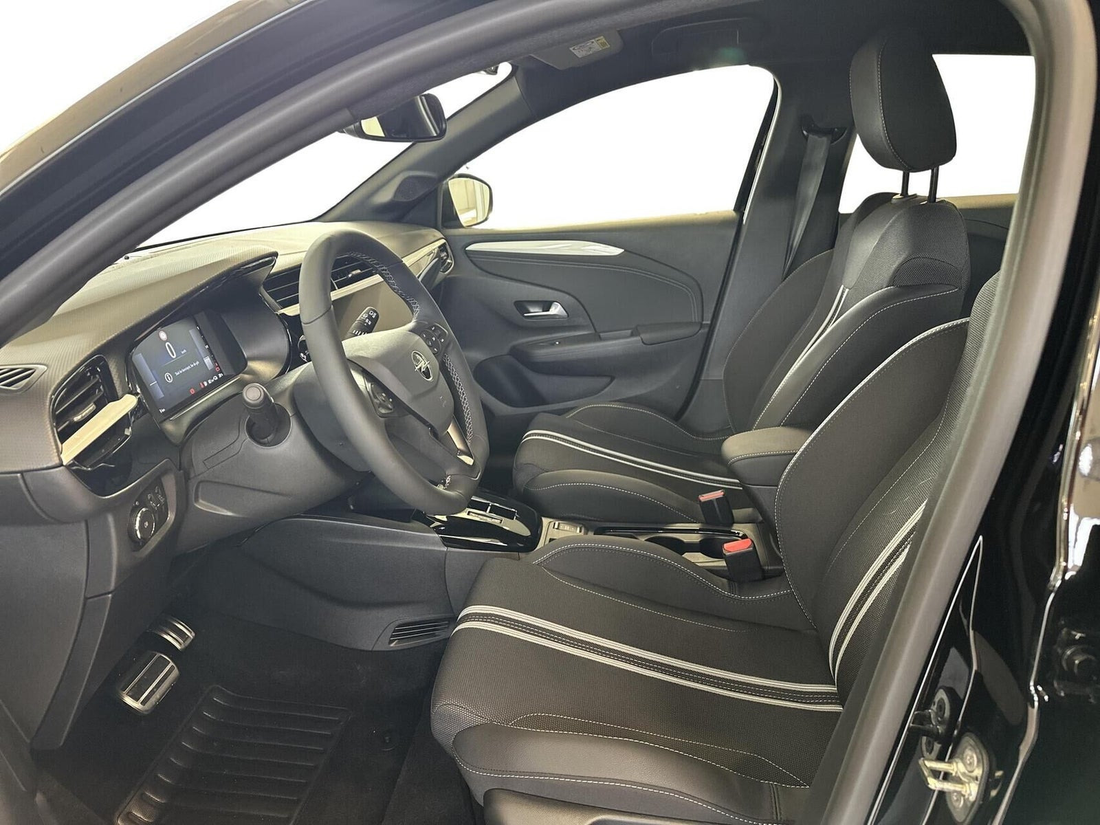 Sort Opel Corsa-e fra 2026