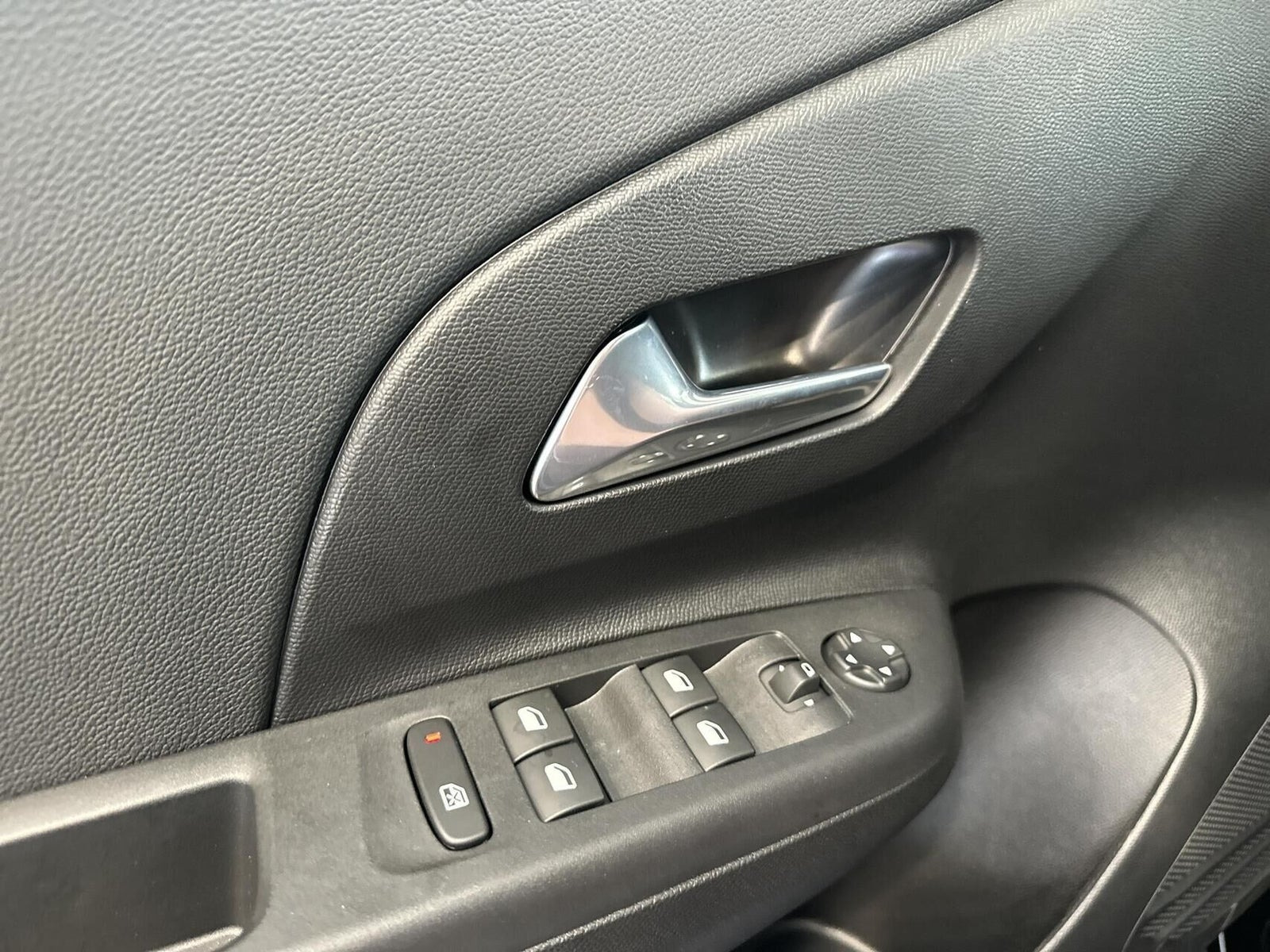 Sort Opel Corsa-e fra 2026