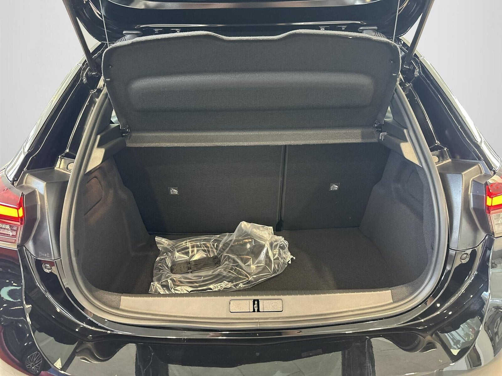 Sort Opel Corsa-e fra 2026