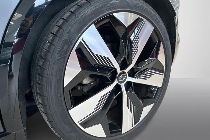 Grå Renault Megane E-Tech fra 2022