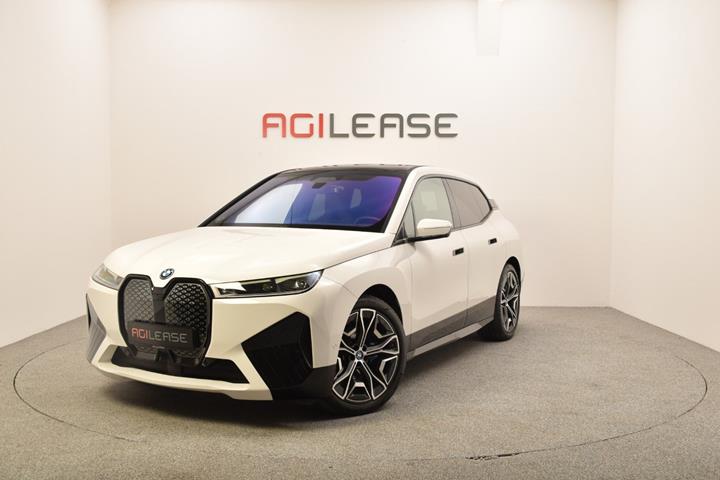 Hvid BMW iX fra 2022