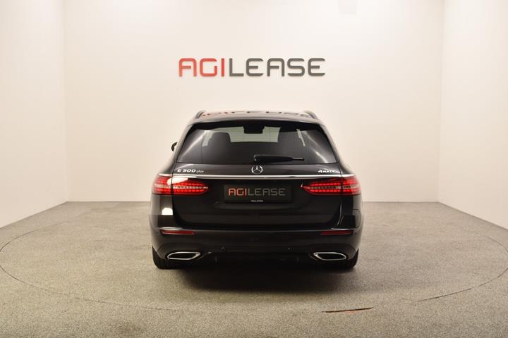 Grå Mercedes E300 de fra 2020