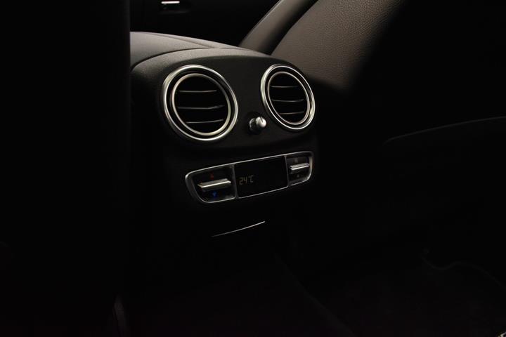 Grå Mercedes E300 de fra 2020