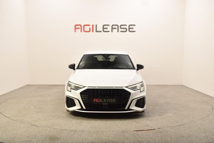Hvid Audi A3 fra 2021
