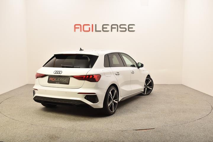 Hvid Audi A3 fra 2021