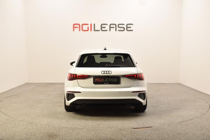 Hvid Audi A3 fra 2021