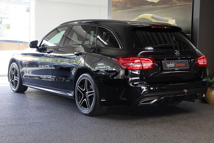 Sort Mercedes C300 e fra 2020