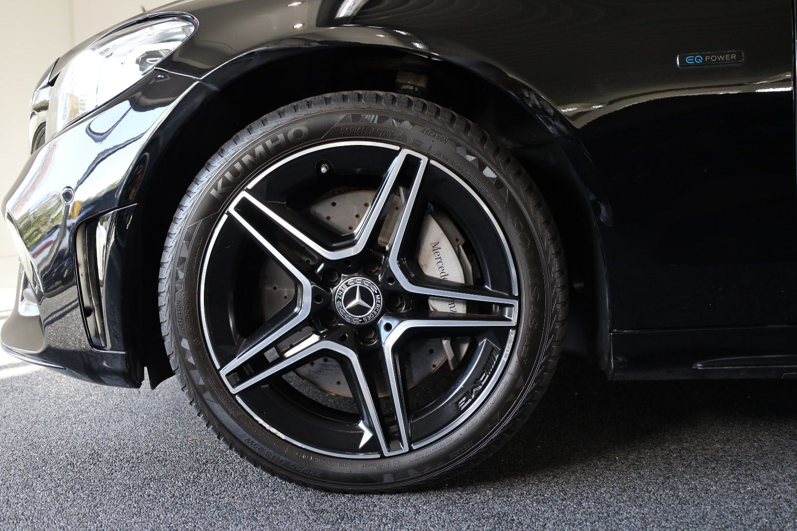 Sort Mercedes C300 e fra 2020