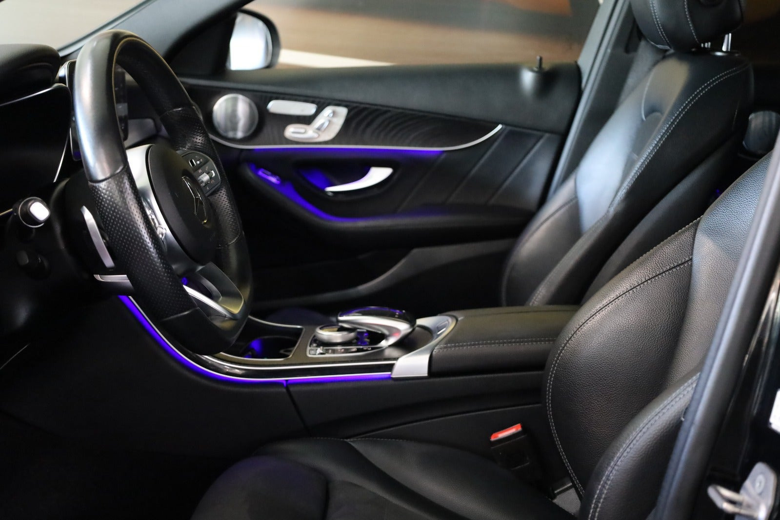 Sort Mercedes C300 e fra 2020
